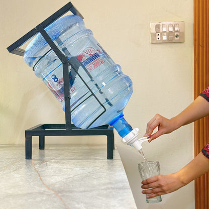 Swinging bottle rack by Auctor store